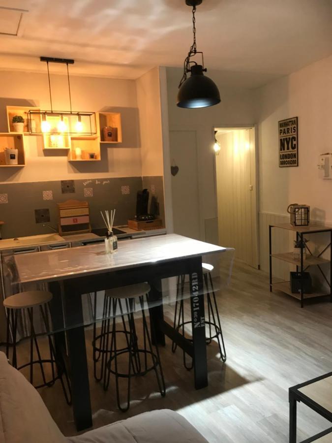 Appartement Avec Garage Centre Historique De Béziers Esterno foto